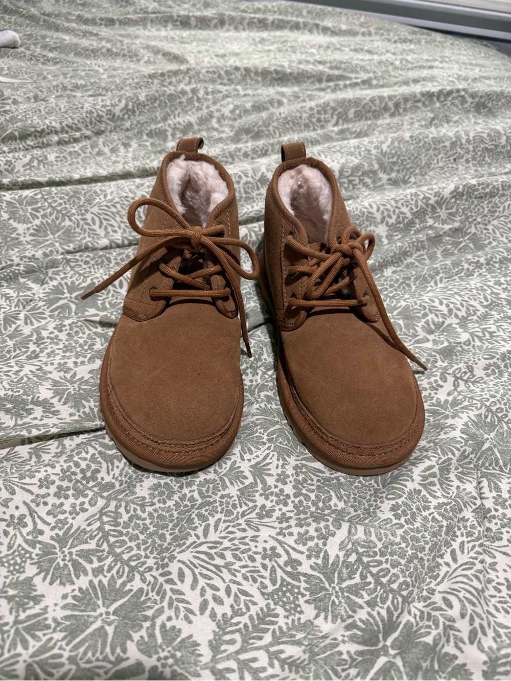 UGG Women’s Neumel Boots - Picture 3 of 9